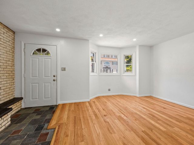 12 Boston St, Lynn, MA 01904