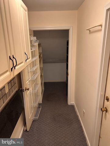 8 ARTHUR RD, Bryn Mawr, PA 19010