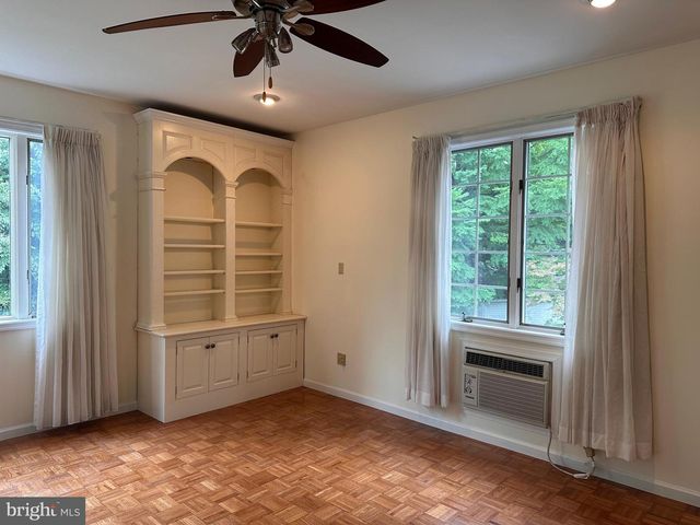 8 ARTHUR RD, Bryn Mawr, PA 19010