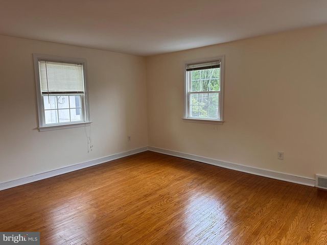 8 ARTHUR RD, Bryn Mawr, PA 19010