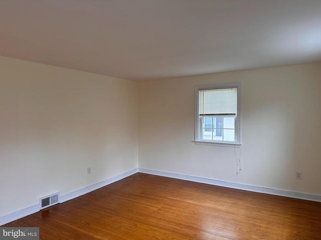 8 ARTHUR RD, Bryn Mawr, PA 19010