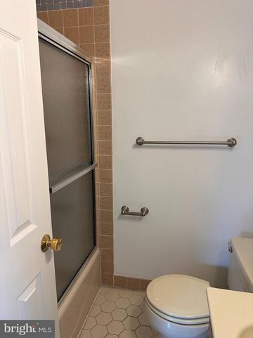 8 ARTHUR RD, Bryn Mawr, PA 19010