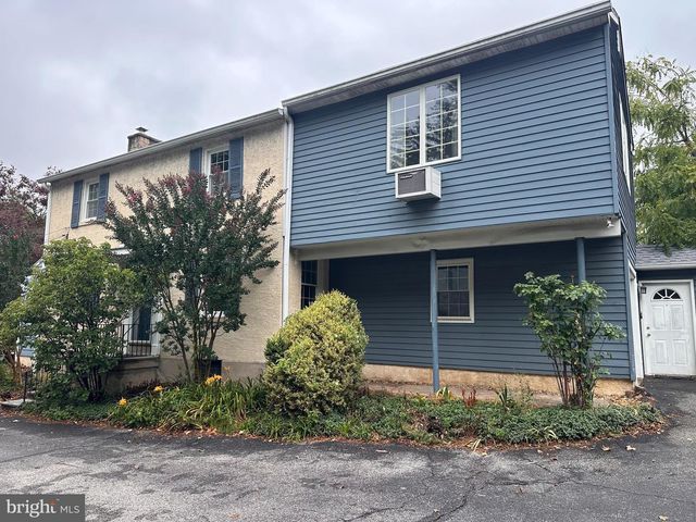 8 ARTHUR RD, Bryn Mawr, PA 19010