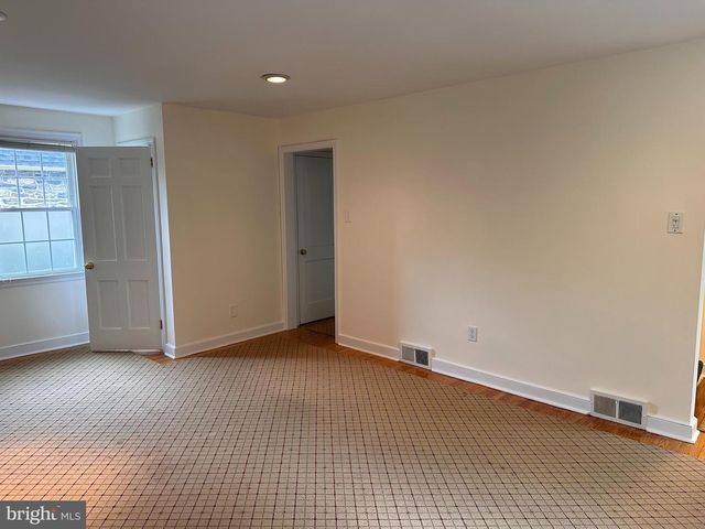 8 ARTHUR RD, Bryn Mawr, PA 19010