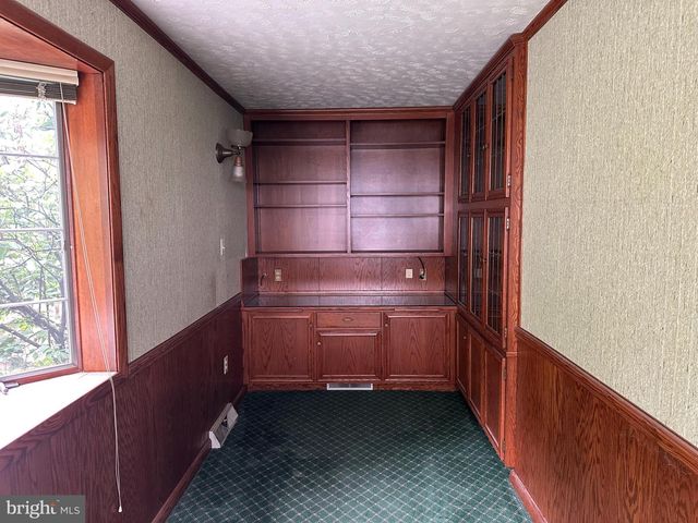 8 ARTHUR RD, Bryn Mawr, PA 19010