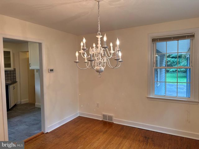8 ARTHUR RD, Bryn Mawr, PA 19010
