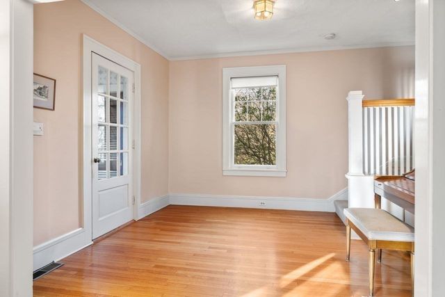 126 Moffat Rd, Newton, MA 02468