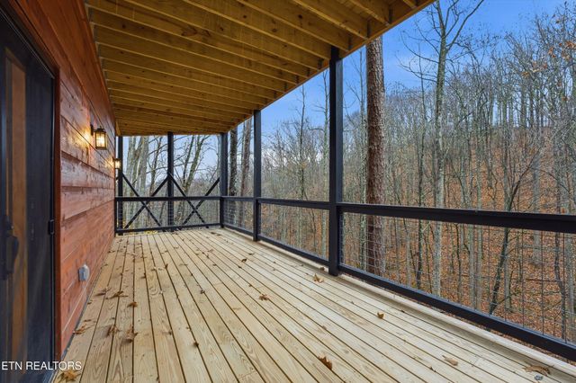 1104 Laddie Buck Lane, Gatlinburg, TN 37738
