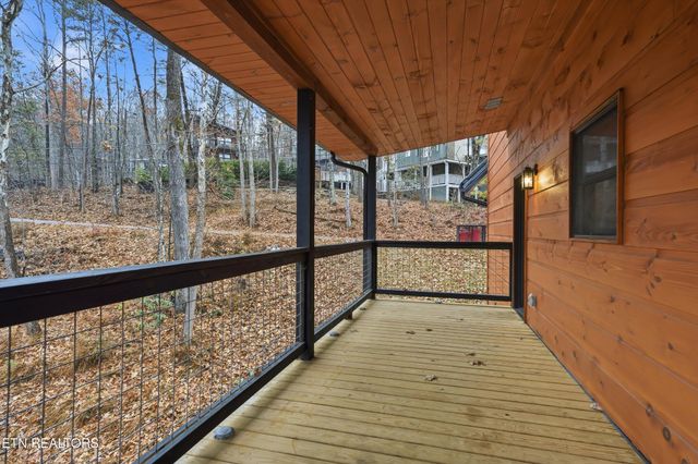 1104 Laddie Buck Lane, Gatlinburg, TN 37738