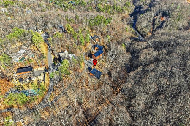 1104 Laddie Buck Lane, Gatlinburg, TN 37738