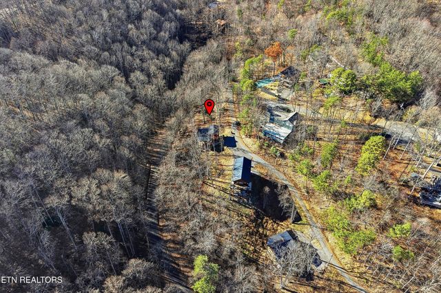 1104 Laddie Buck Lane, Gatlinburg, TN 37738