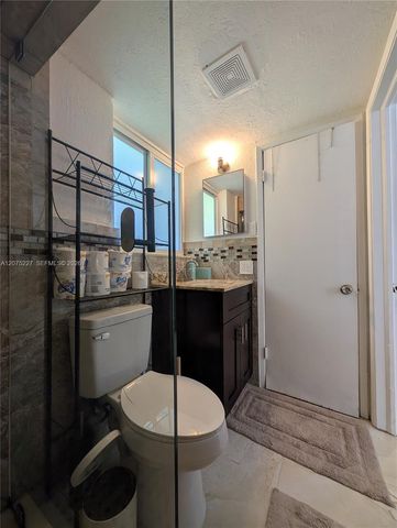 3221 NE 7th Street 2, Pompano Beach, FL 33062