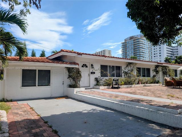 3221 NE 7th Street 2, Pompano Beach, FL 33062