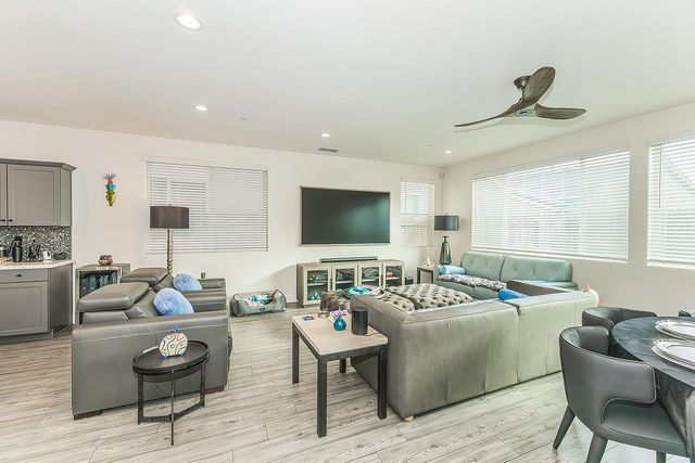 4148 Beverly Avenue, Clovis, CA 93619