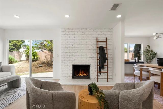 21731 Bryant, Canoga Park, CA 91304