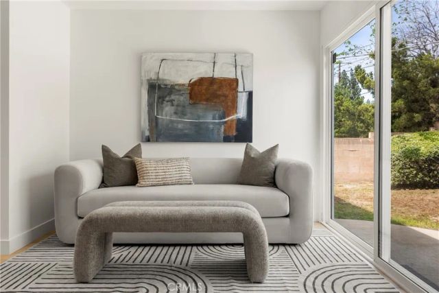 21731 Bryant, Canoga Park, CA 91304