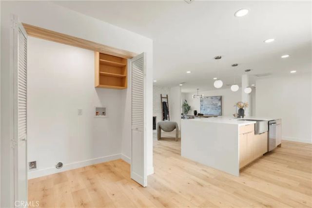21731 Bryant, Canoga Park, CA 91304