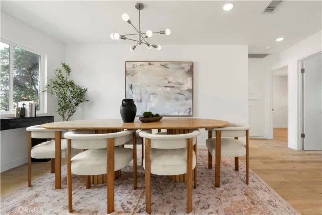 21731 Bryant, Canoga Park, CA 91304