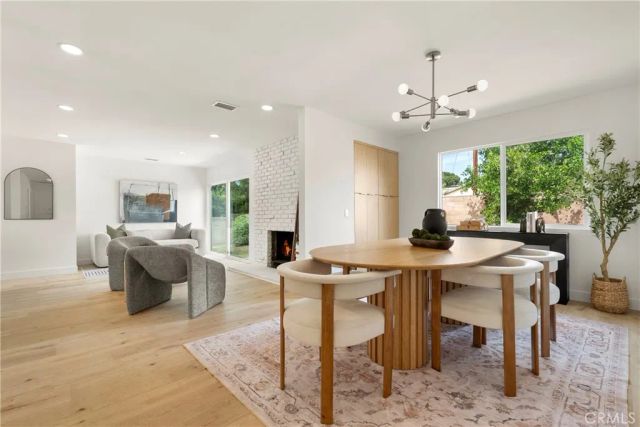 21731 Bryant, Canoga Park, CA 91304
