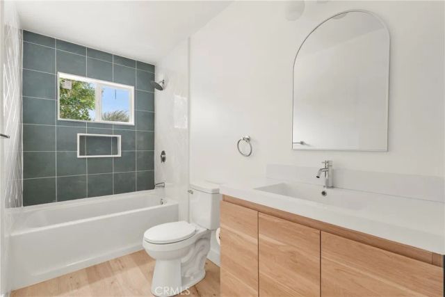 21731 Bryant, Canoga Park, CA 91304