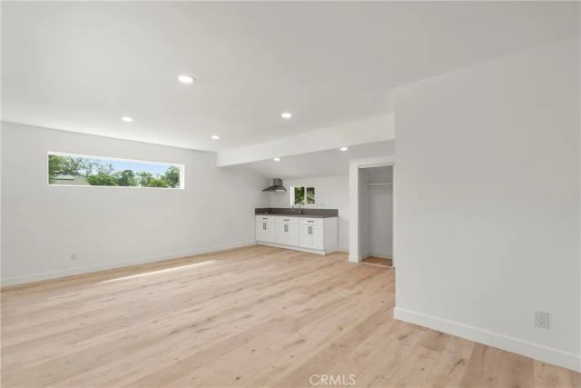 21731 Bryant, Canoga Park, CA 91304