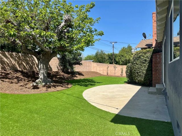 21731 Bryant, Canoga Park, CA 91304