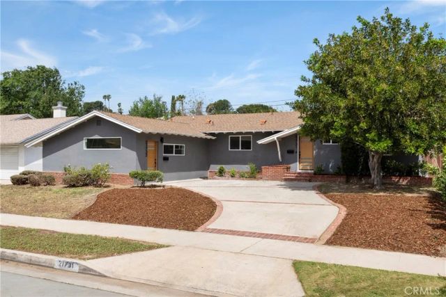 21731 Bryant, Canoga Park, CA 91304