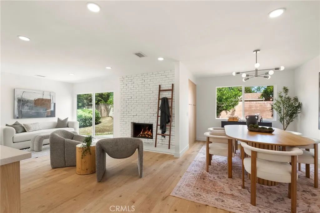 21731 Bryant, Canoga Park, CA 91304