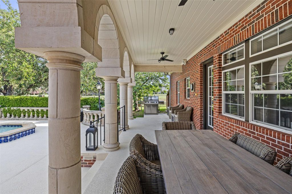 118 Lido ST B, Lakeway, TX 78734