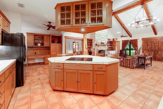 95 Augusta DR, Wimberley, TX 78676