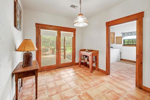 95 Augusta DR, Wimberley, TX 78676