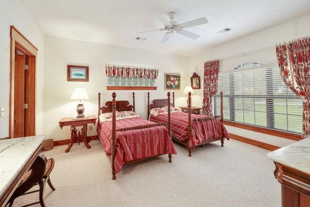 95 Augusta DR, Wimberley, TX 78676