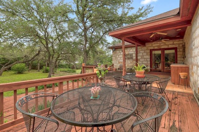 95 Augusta DR, Wimberley, TX 78676