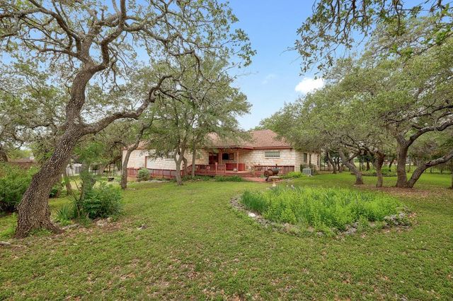 95 Augusta DR, Wimberley, TX 78676