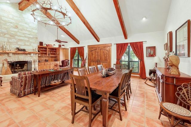 95 Augusta DR, Wimberley, TX 78676
