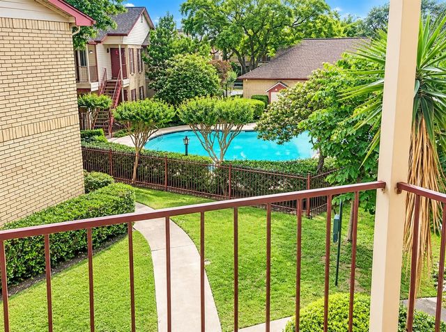 2120 El Paseo Street 1304, Houston, TX 77054