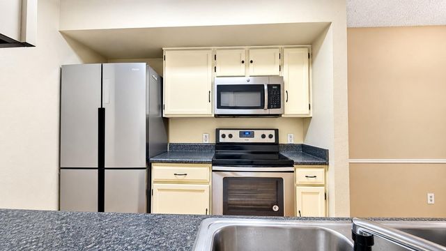 2120 El Paseo Street 1304, Houston, TX 77054