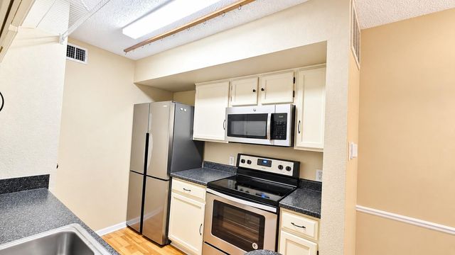 2120 El Paseo Street 1304, Houston, TX 77054