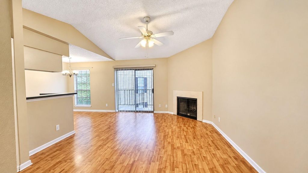 2120 El Paseo Street 1304, Houston, TX 77054