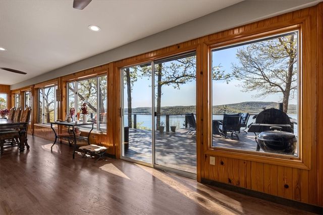 240 Point Mirage Road, Eureka Springs, AR 72631