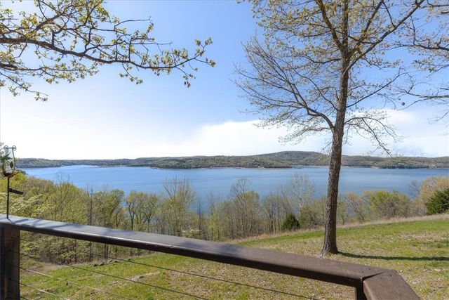 240 Point Mirage Road, Eureka Springs, AR 72631