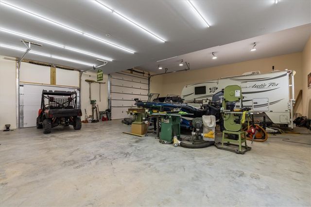 240 Point Mirage Road, Eureka Springs, AR 72631