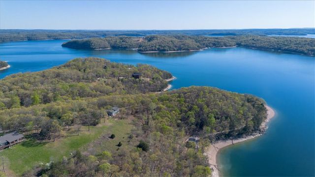 240 Point Mirage Road, Eureka Springs, AR 72631