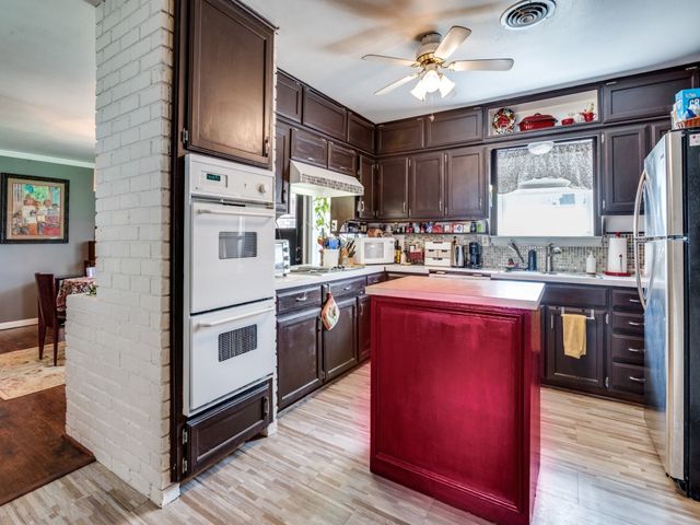 502 Martin Lane, Euless, TX 76040