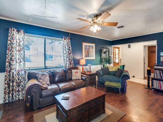 502 Martin Lane, Euless, TX 76040