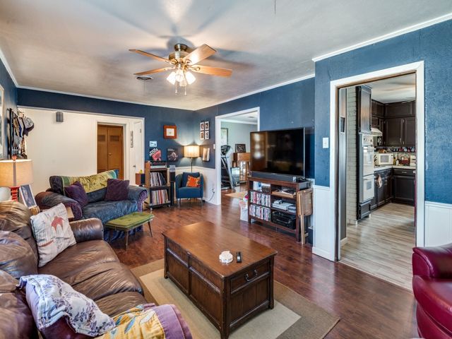 502 Martin Lane, Euless, TX 76040