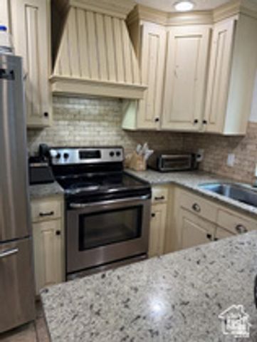 2939 N MARRCREST DR, Provo, UT 84604