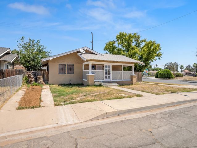 3957 E Verrue Avenue, Fresno, CA 93702