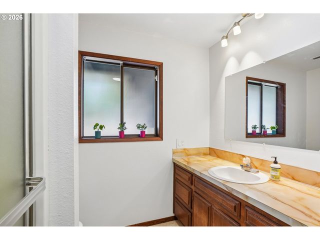 103 N 21ST Ave, Kelso, WA 98626