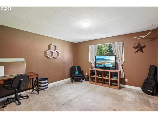 103 N 21ST Ave, Kelso, WA 98626